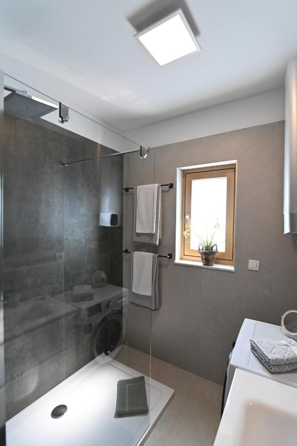Sea View Deluxe Apartment Rijeka Exterior foto