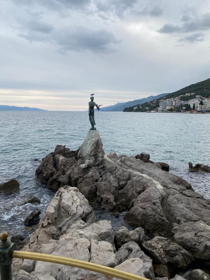 Sea View Deluxe Apartment Rijeka Exterior foto